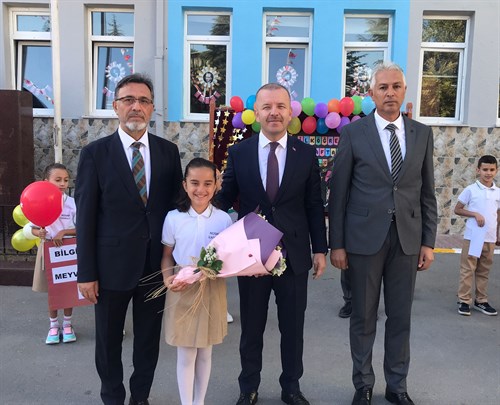İlçemiz Kaymakamı Murat SÜZEN 2023-2024 Eğitim-Öğretim Yılı Açılış Törenine Katıldı.