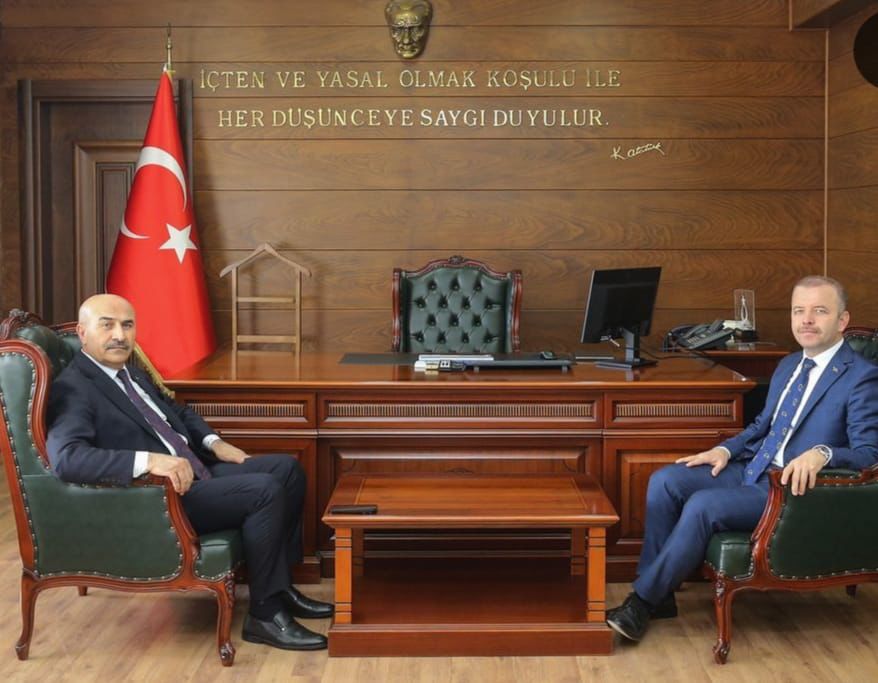 Vali  Mahmut DEMİRTAŞ, İlçemiz Kaymakamı Murat SÜZEN'i ziyaret etti. 